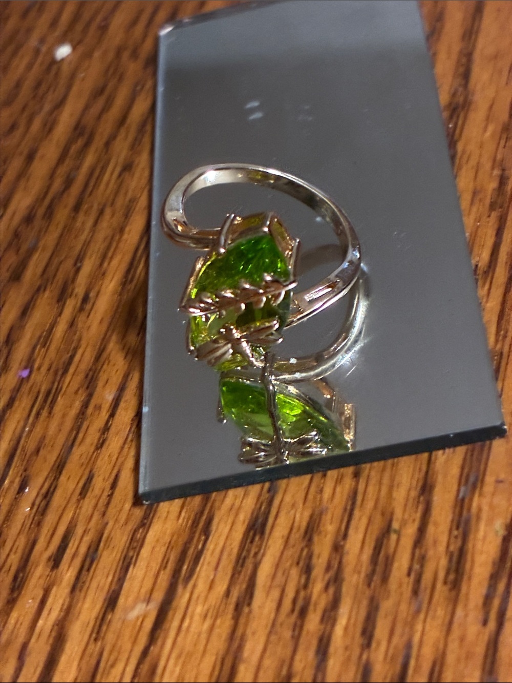 Green Leaf Crystal Ring - Silver Tone